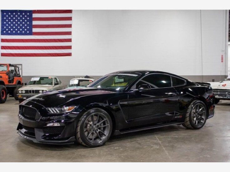 Thumbnail Photo undefined for 2017 Ford Mustang